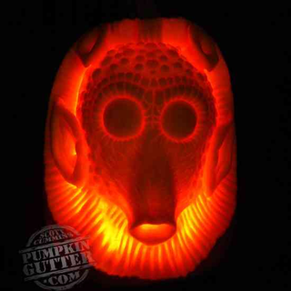 Illustration for article titled Incredible but Real: Science Fiction and Fantasy Pumpkin Carvings!